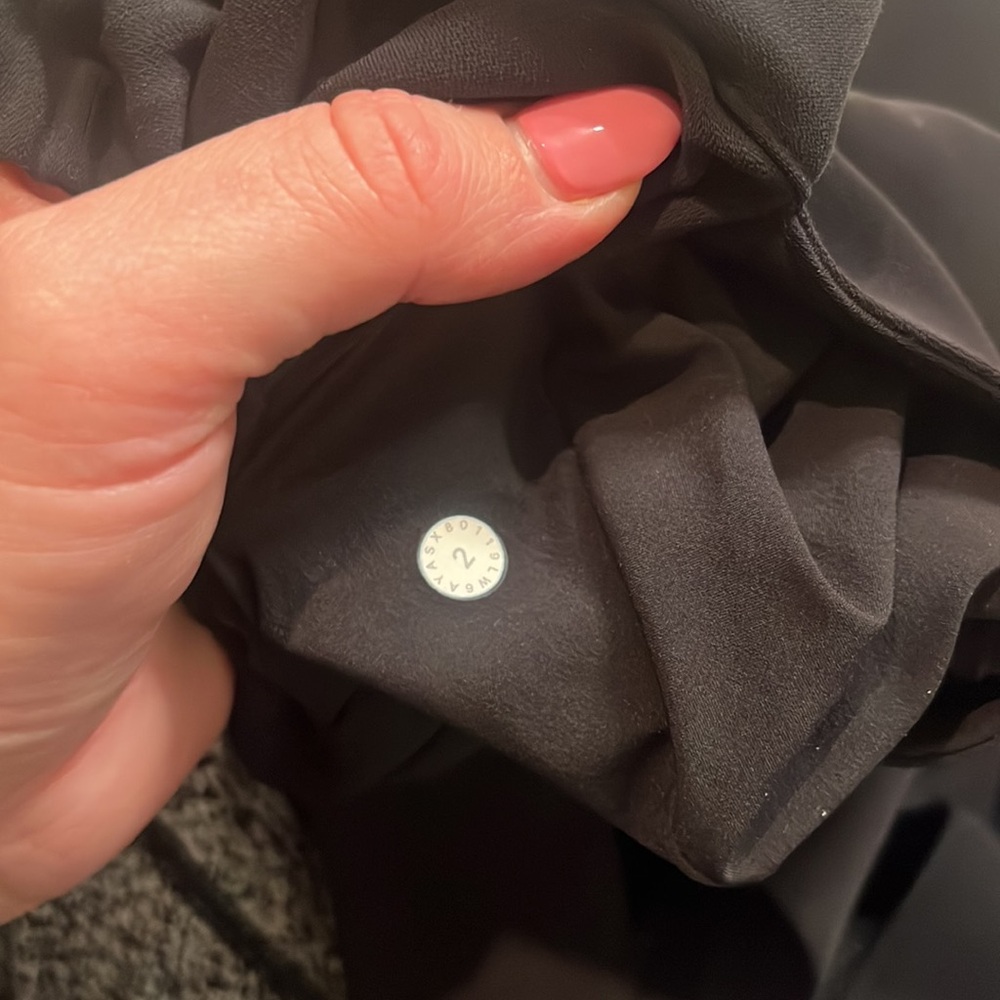 Lululemon Noir Crop
Black 2 - Picture 4 of 5